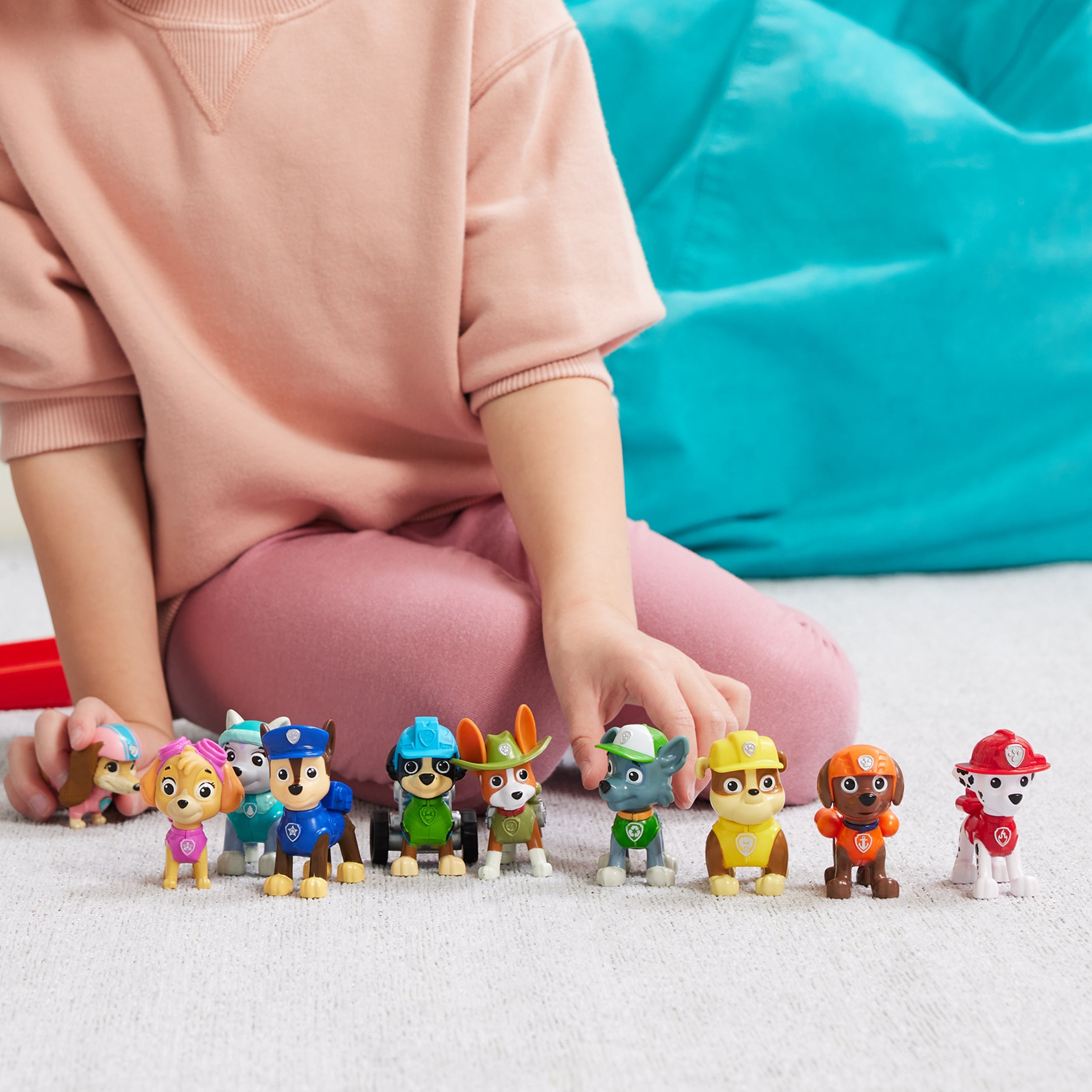 10 Figure Gift Pack
